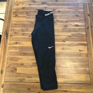 Nike Pro Dry Fit Capri leggings!
